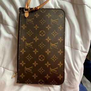 Louis Vuitton✨ monogram clutch/pochette